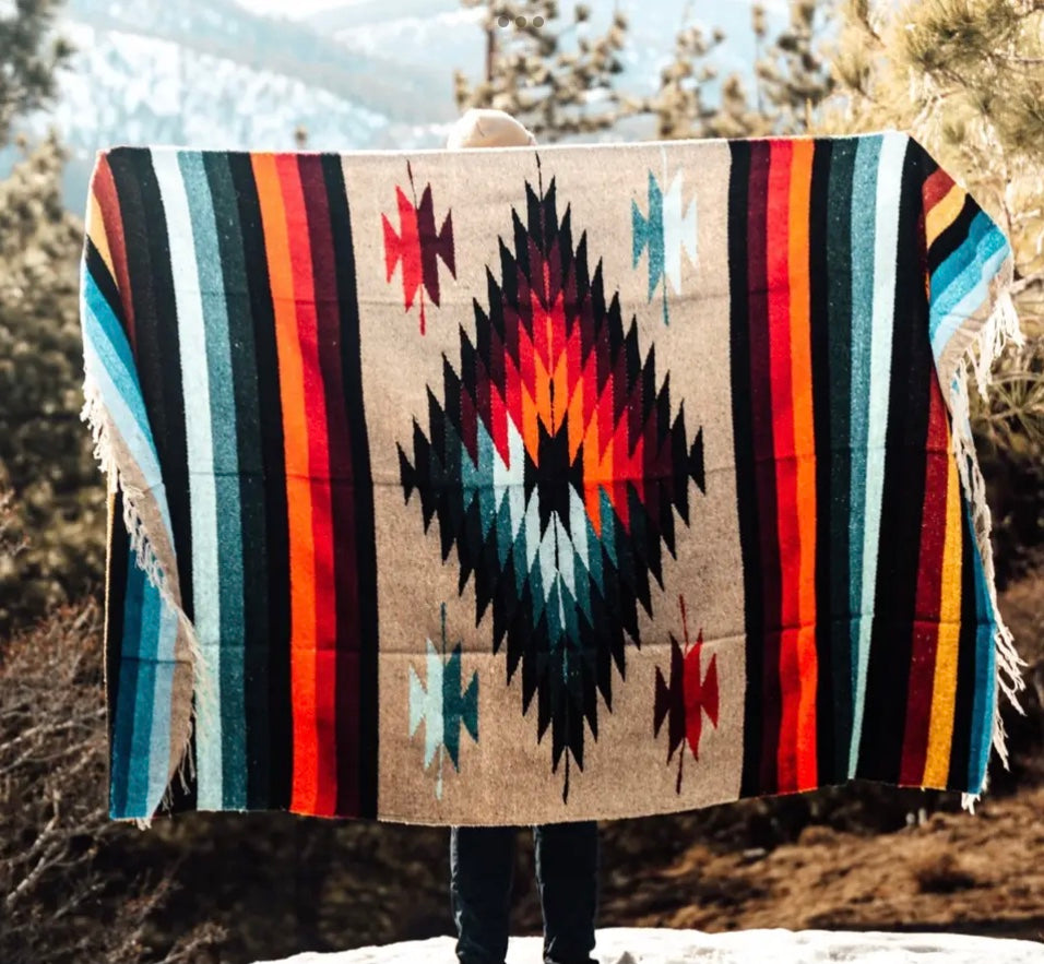 Origo Halyn Aztec Diamond Throw – Halyn Clothing